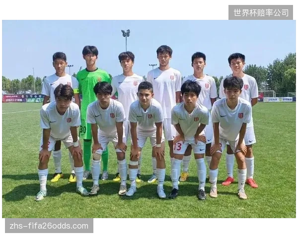 胡荷韬以稳定的防守表现撑起蓉城左路，成为本土年轻后卫的佼佼者。